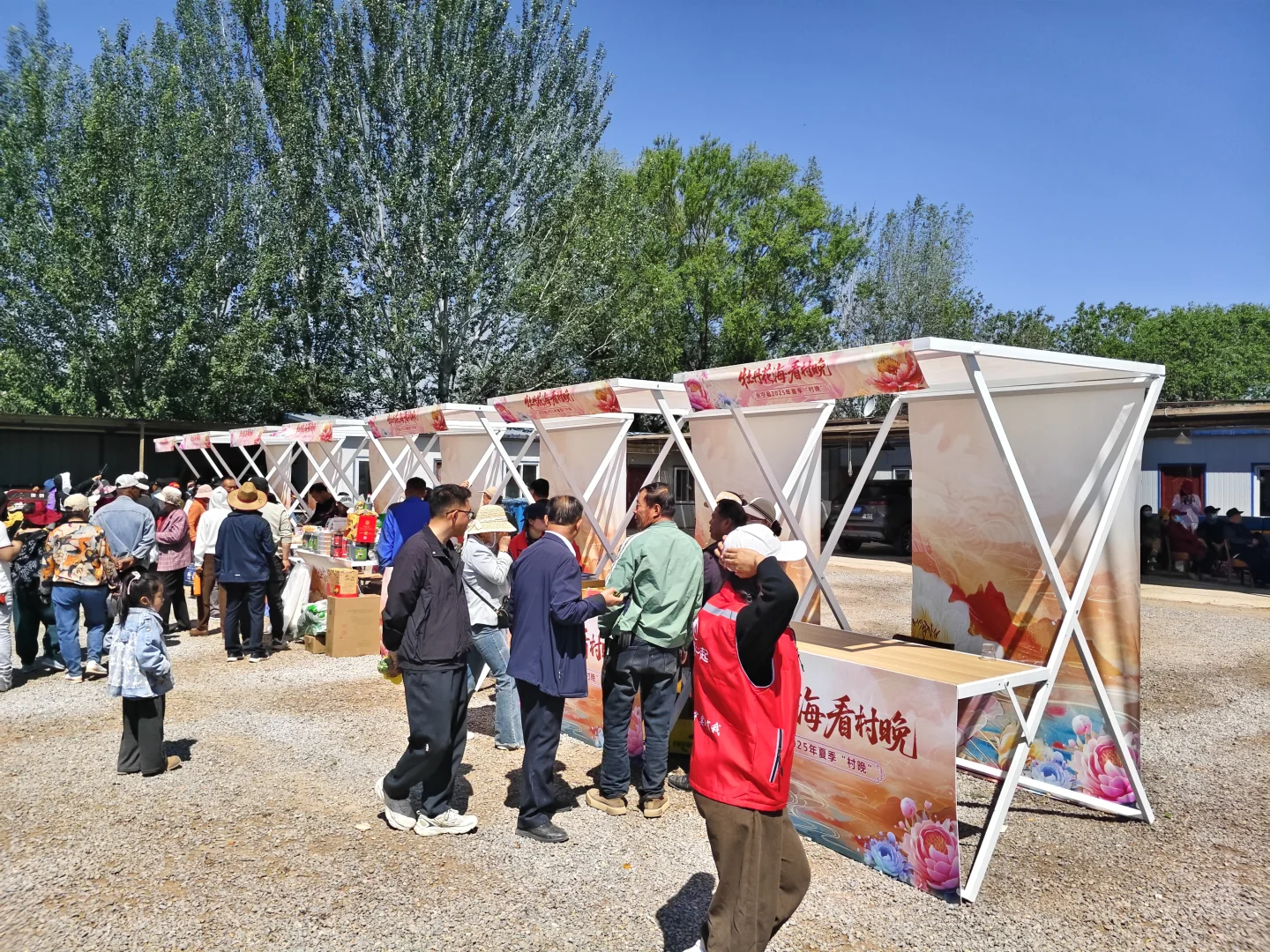 铁艺展位，木质展位效果，还是挺不错