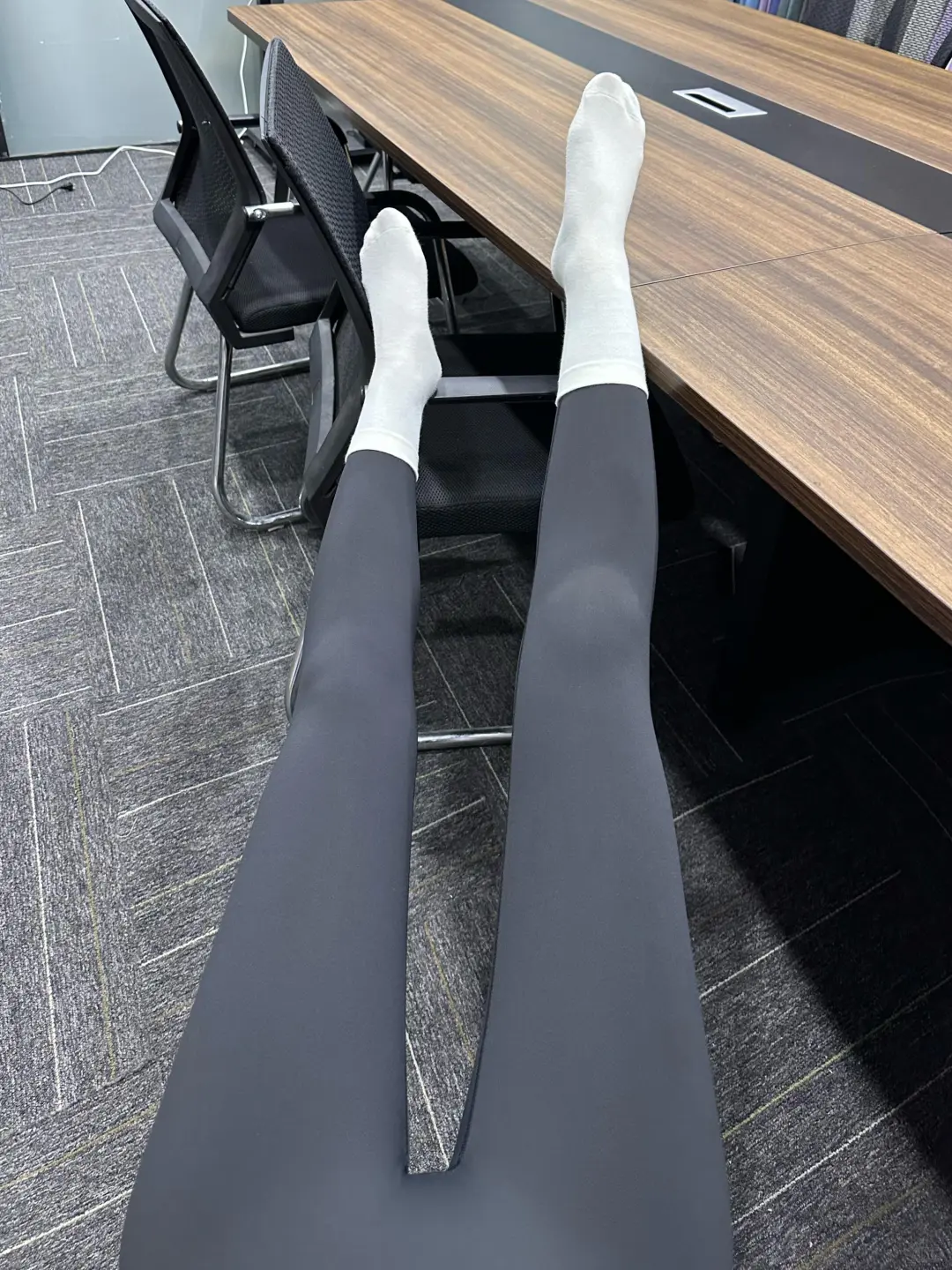 今天穿的有点舒服，灰灰瑜伽裤