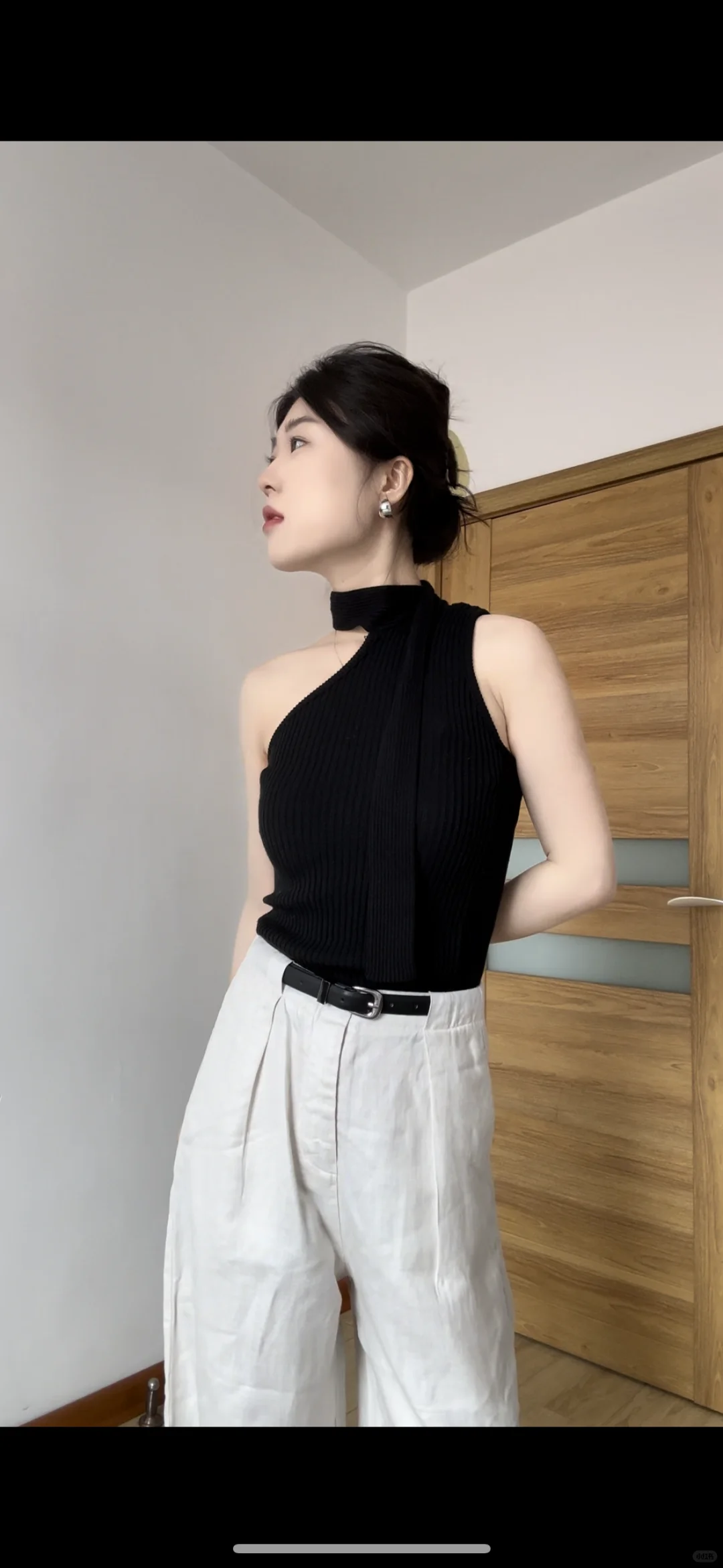 我太爱这个上衣啦 可惜上班穿不了