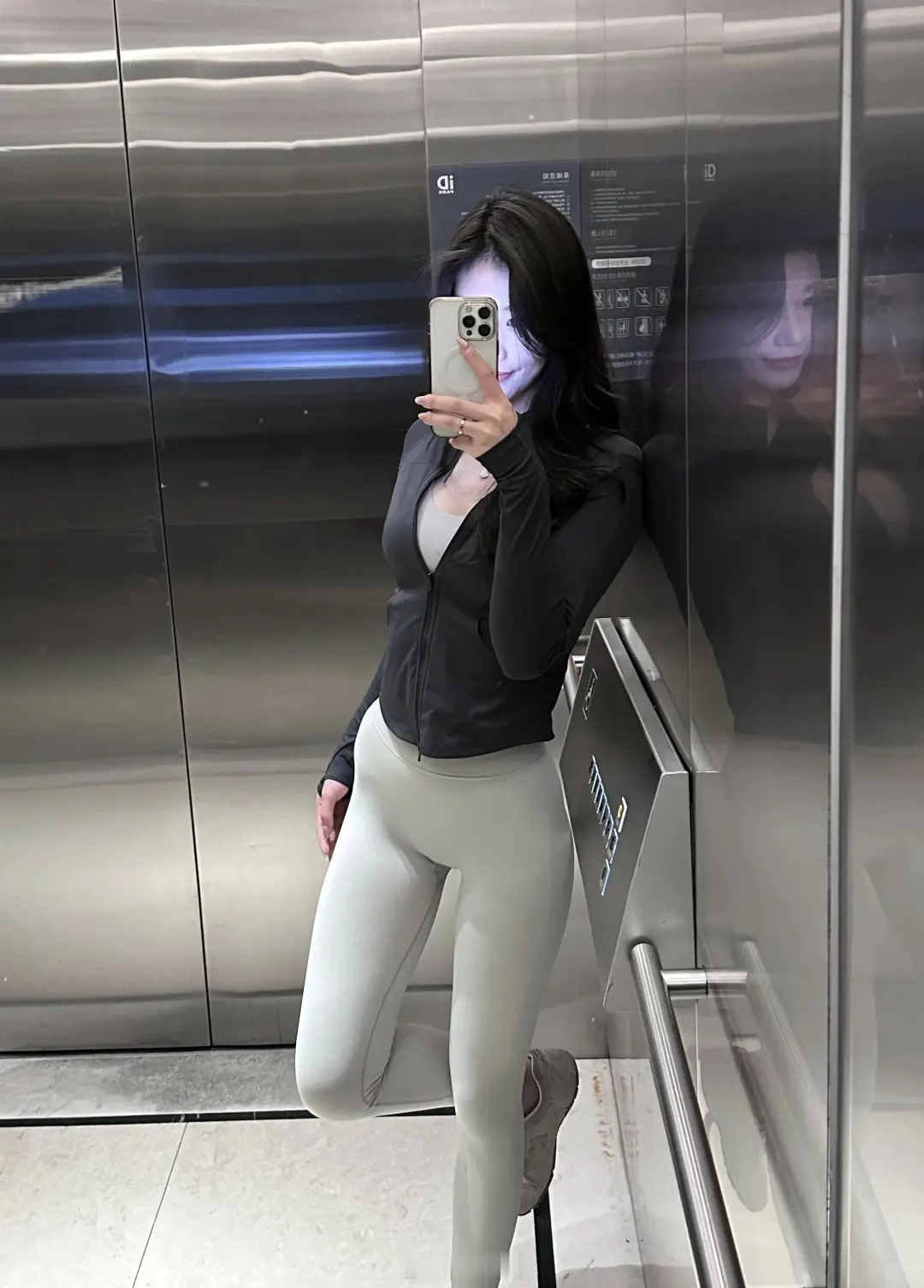 一眼就爱上的穿搭！都市运动系女孩的摩登穿