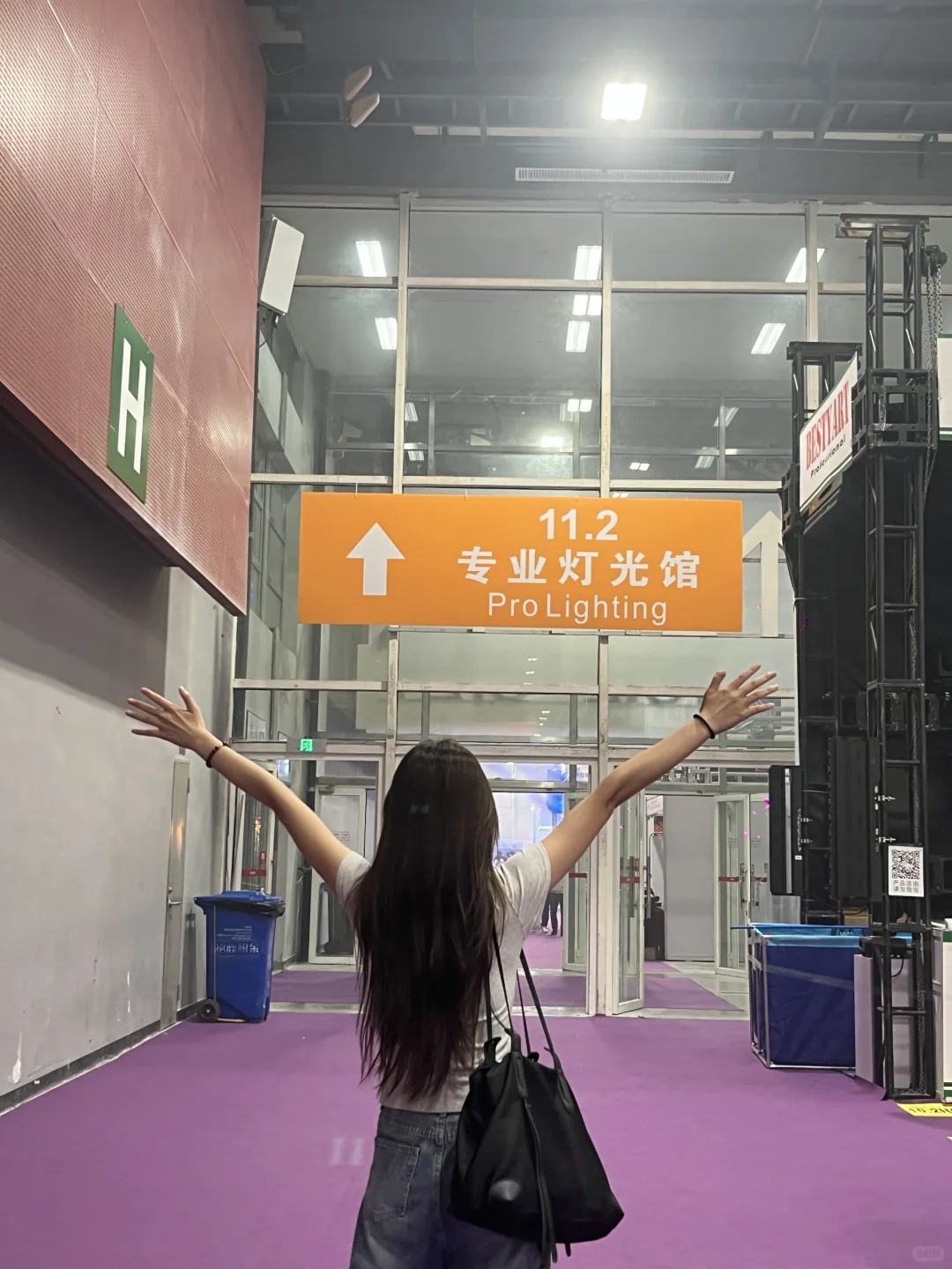 展会上的开心瞬间！✈️