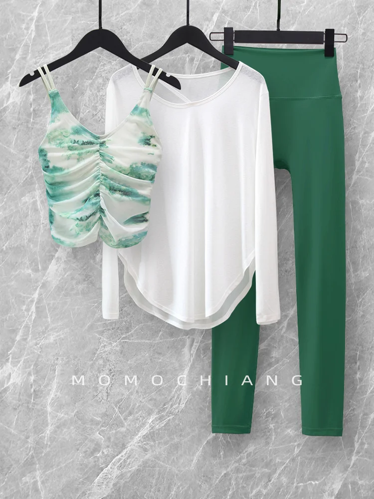 不是我说❗️这瑜伽服来报恩的吧❗️很开门❗️