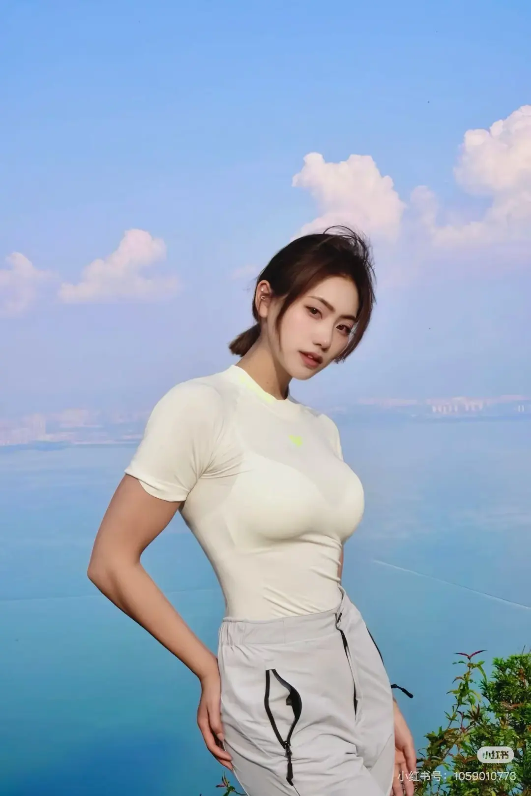 30+丰满vs18岁少女：谁才是瑜伽裤王者？