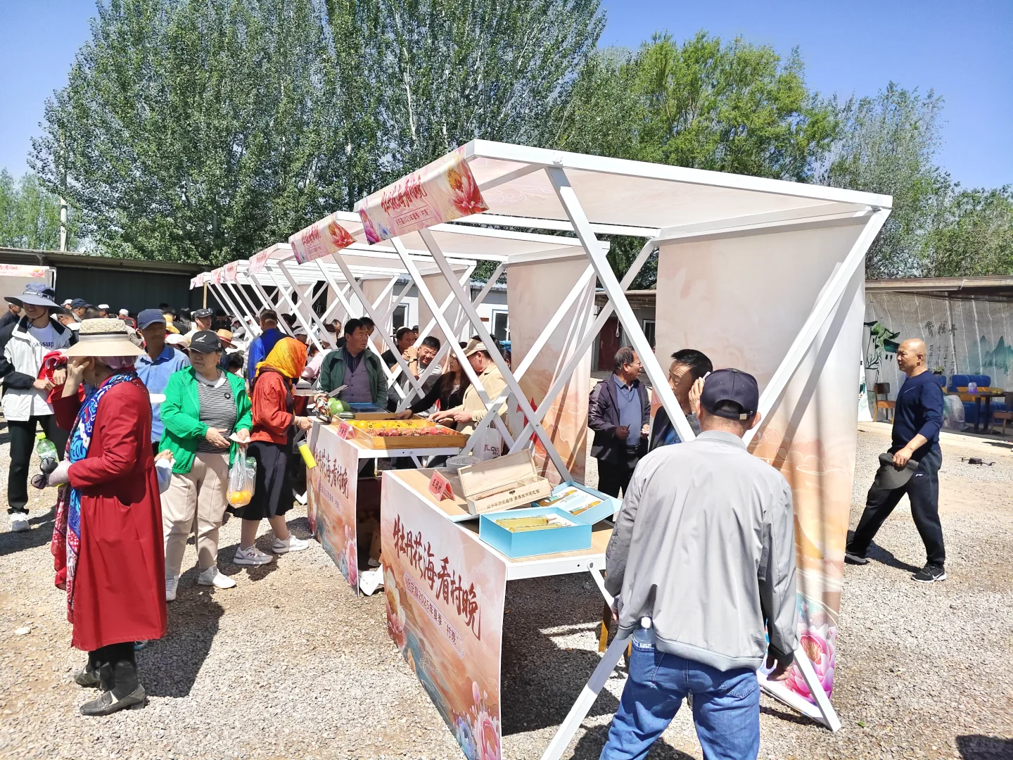 铁艺展位，木质展位效果，还是挺不错