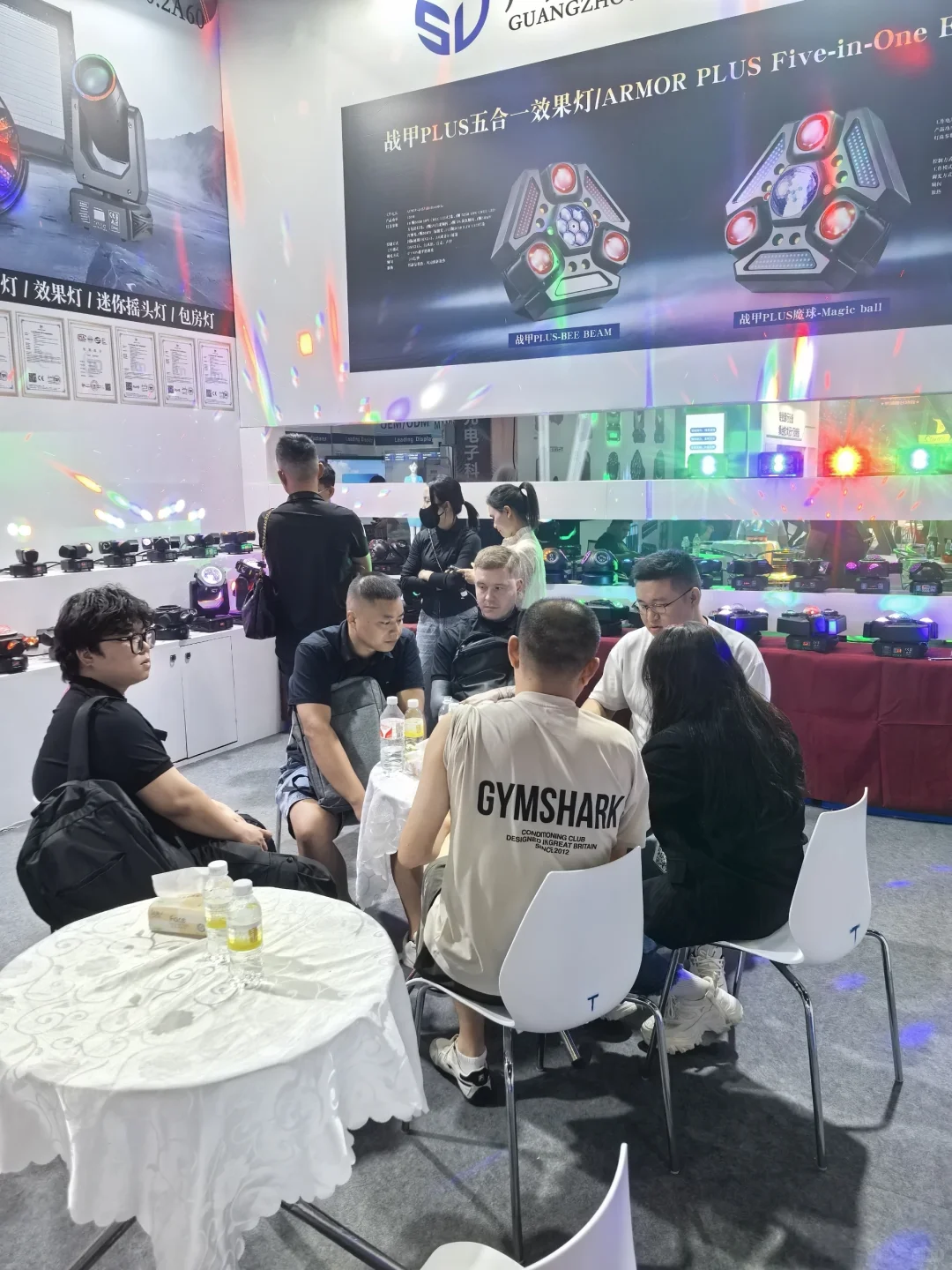 展会上的开心瞬间！✈️