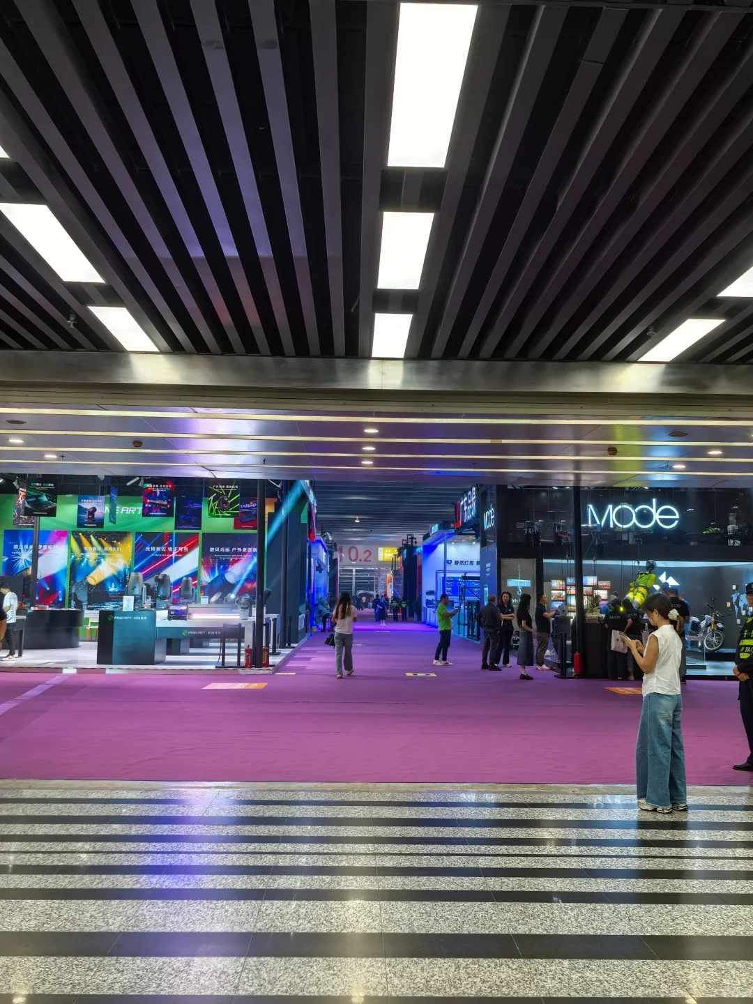 展会上的开心瞬间！✈️