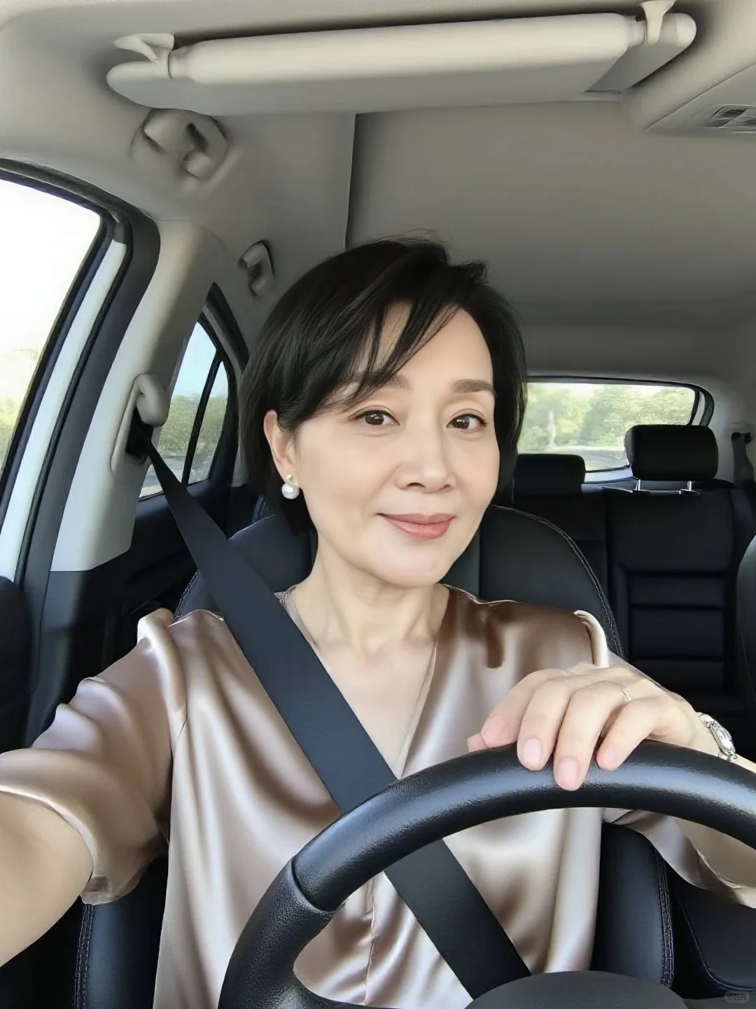 50岁女人，大大方方做自己