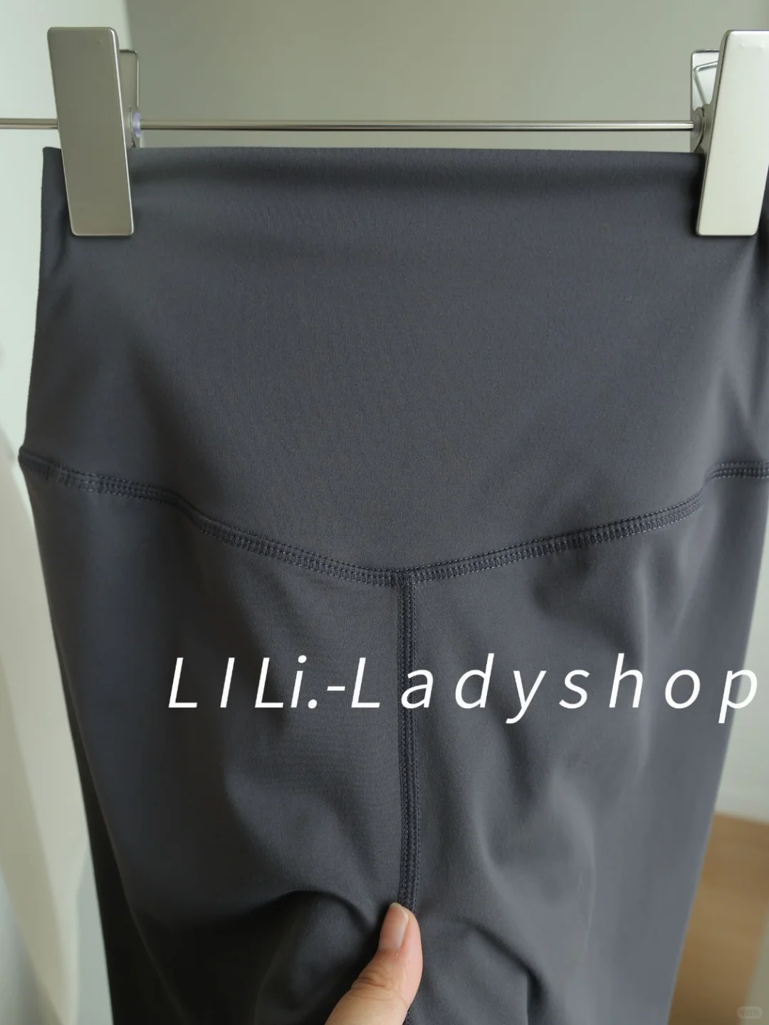 被追着问链接！这套瑜伽服美到走路都带风