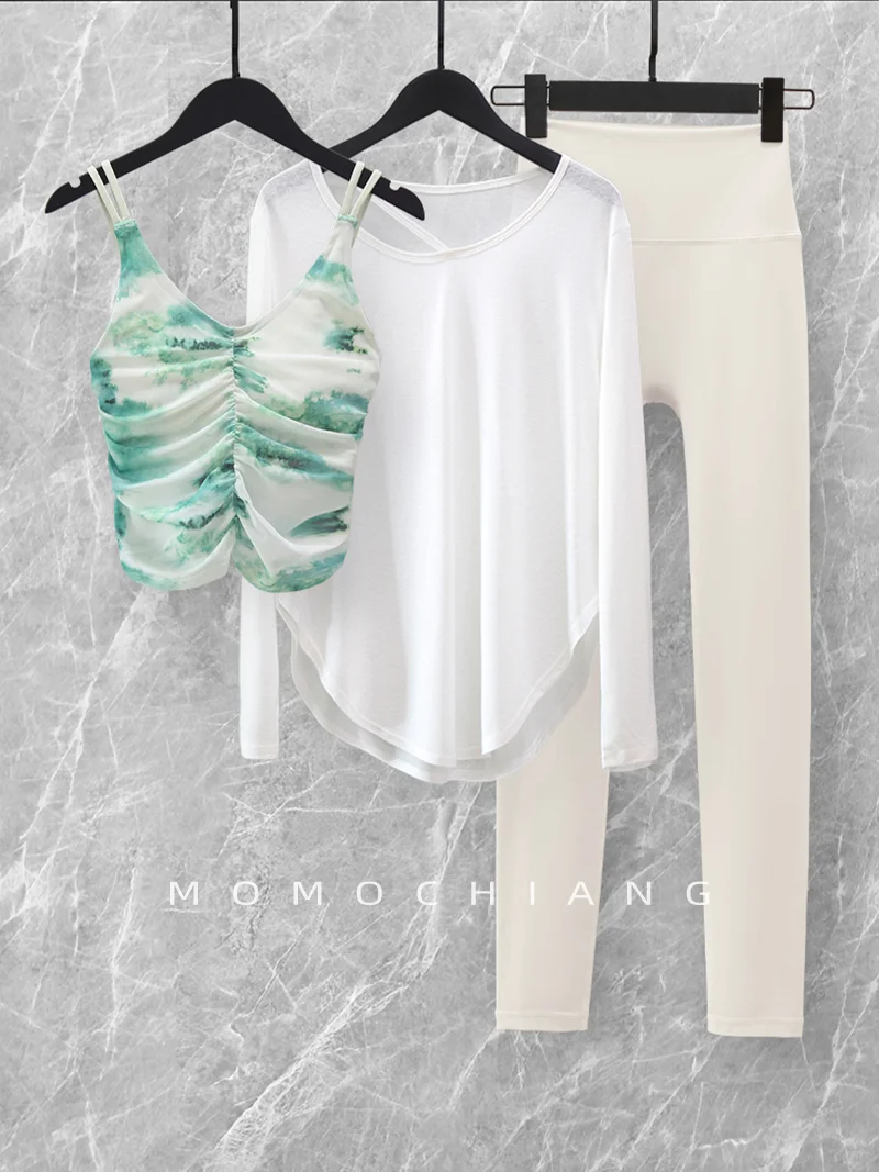 不是我说❗️这瑜伽服来报恩的吧❗️很开门❗️