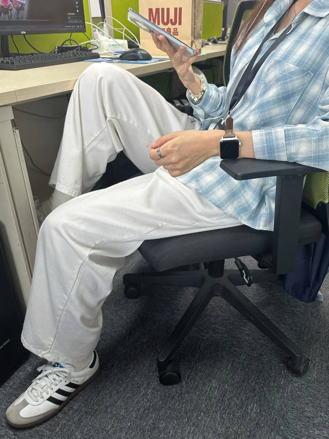 ?办公室姐妹团购了10条的夏天通勤神裤！☁️