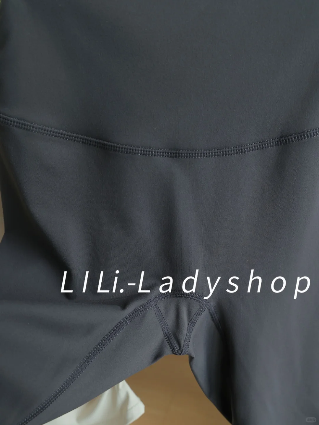 被追着问链接！这套瑜伽服美到走路都带风