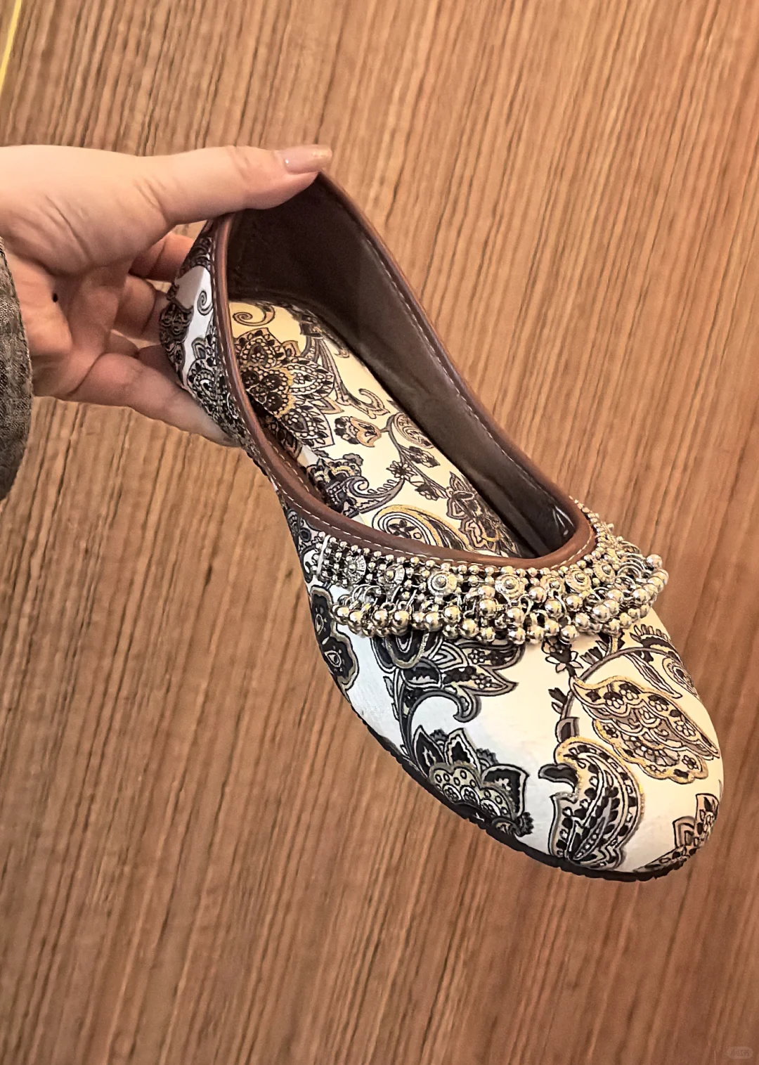 在南亚博览会买到了真皮底鞋子