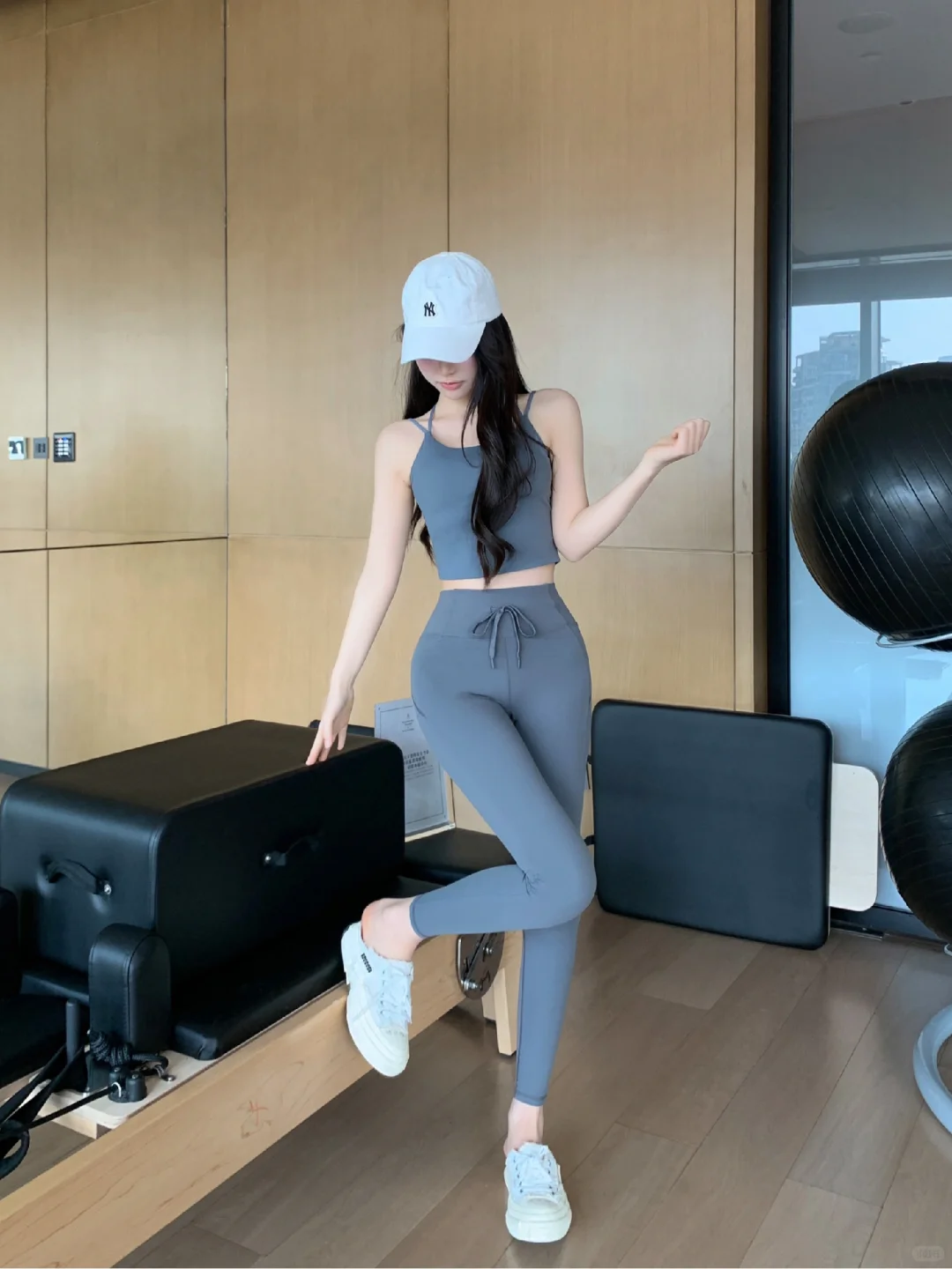 灰色露背瑜伽吊带要不要留？