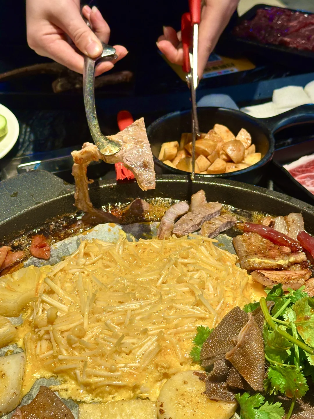 会展城藏不住了！这家烙锅香到原地起飞！?