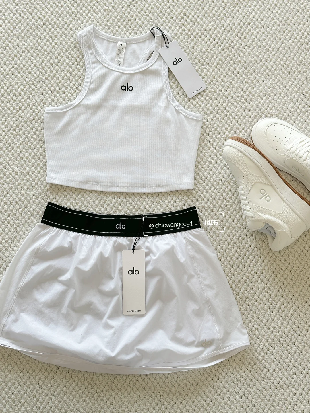 Alo给的松弛感??小白花运动风太美啦