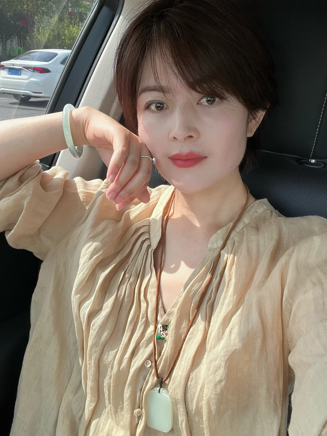 46岁，喜欢自由随性的穿衣风格……