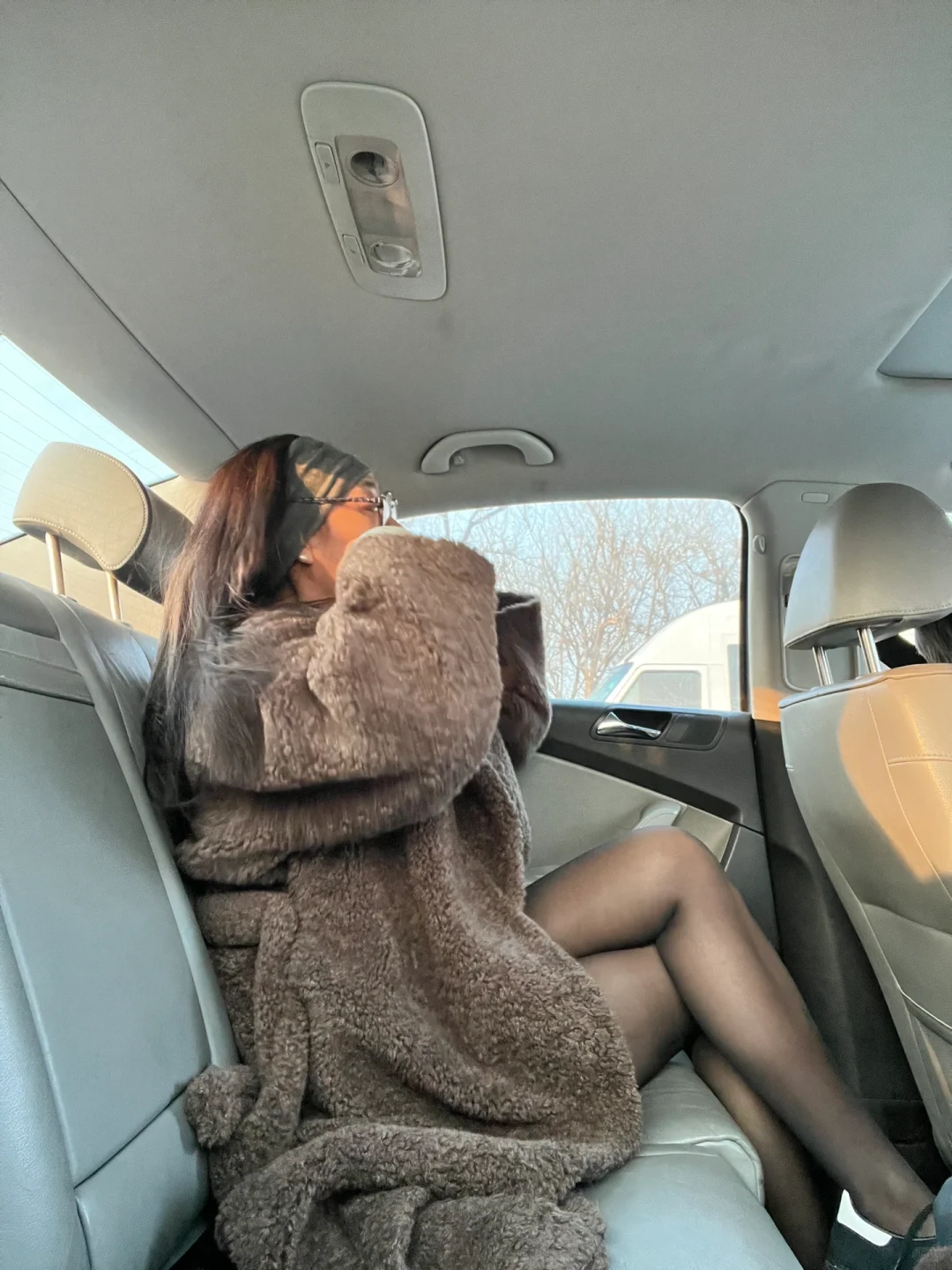 47 岁｜这样穿出门了！真的不冷?