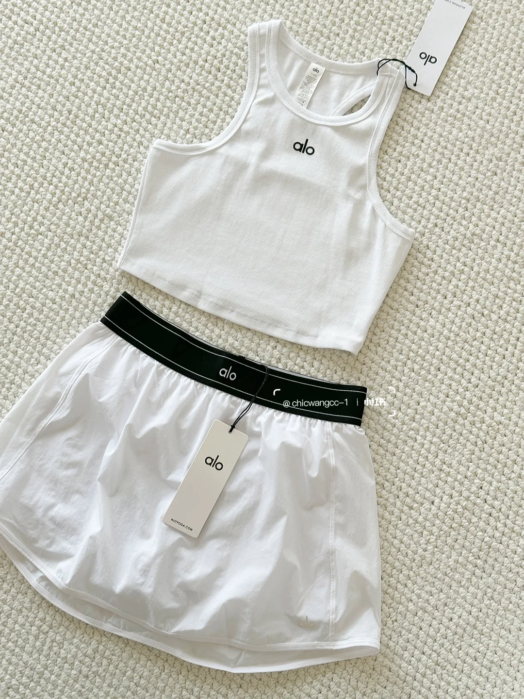 Alo给的松弛感??小白花运动风太美啦