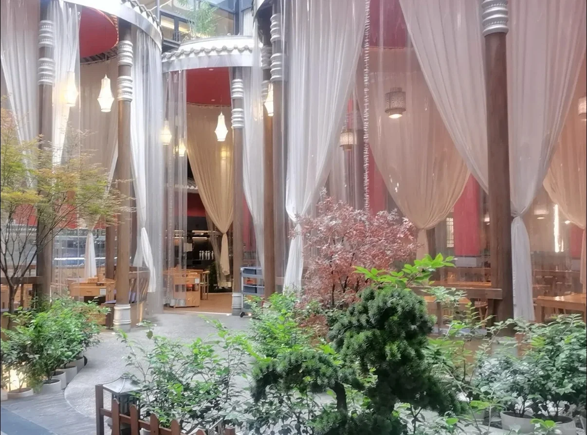 ✨贵阳酸汤牛肉天花板！黔诚会展店也太气派