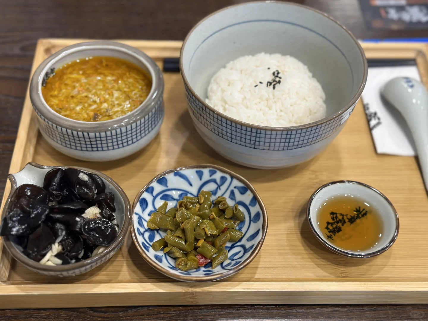 欲把西湖比西子，淡妆浓抹总相宜！