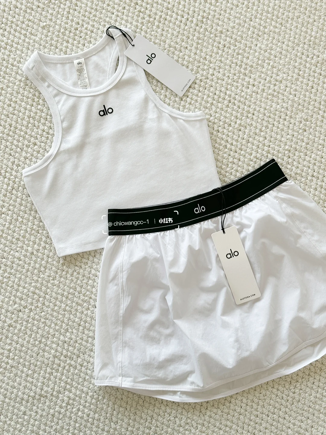 Alo给的松弛感??小白花运动风太美啦