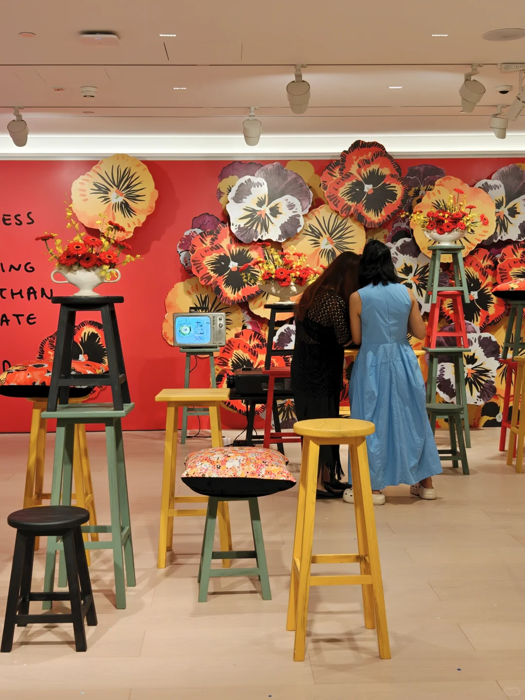 香港免费展｜童趣的色彩幻想✧*｡˚LOEWE