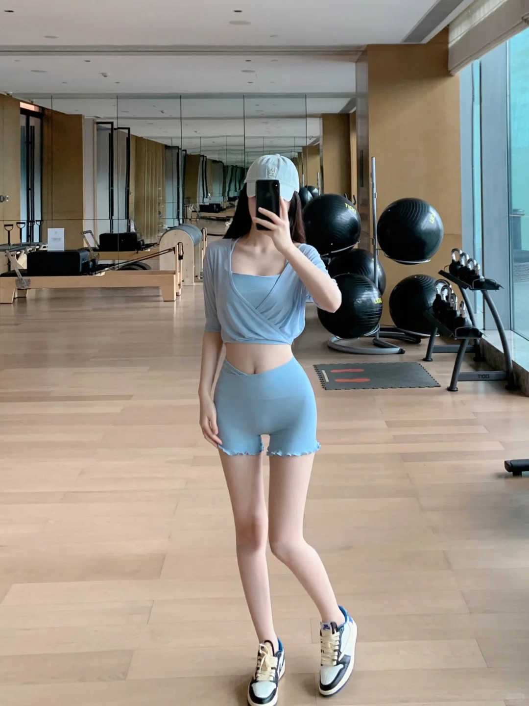 瑜伽服最好看的颜色就是baby蓝!没有之一!