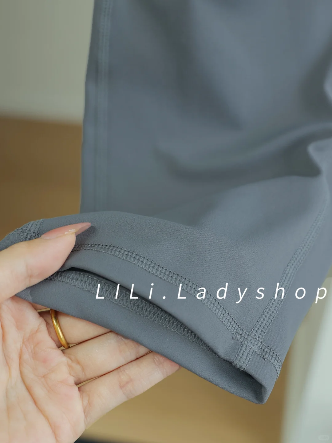 视觉降温｜蓝灰调清爽运动穿搭?