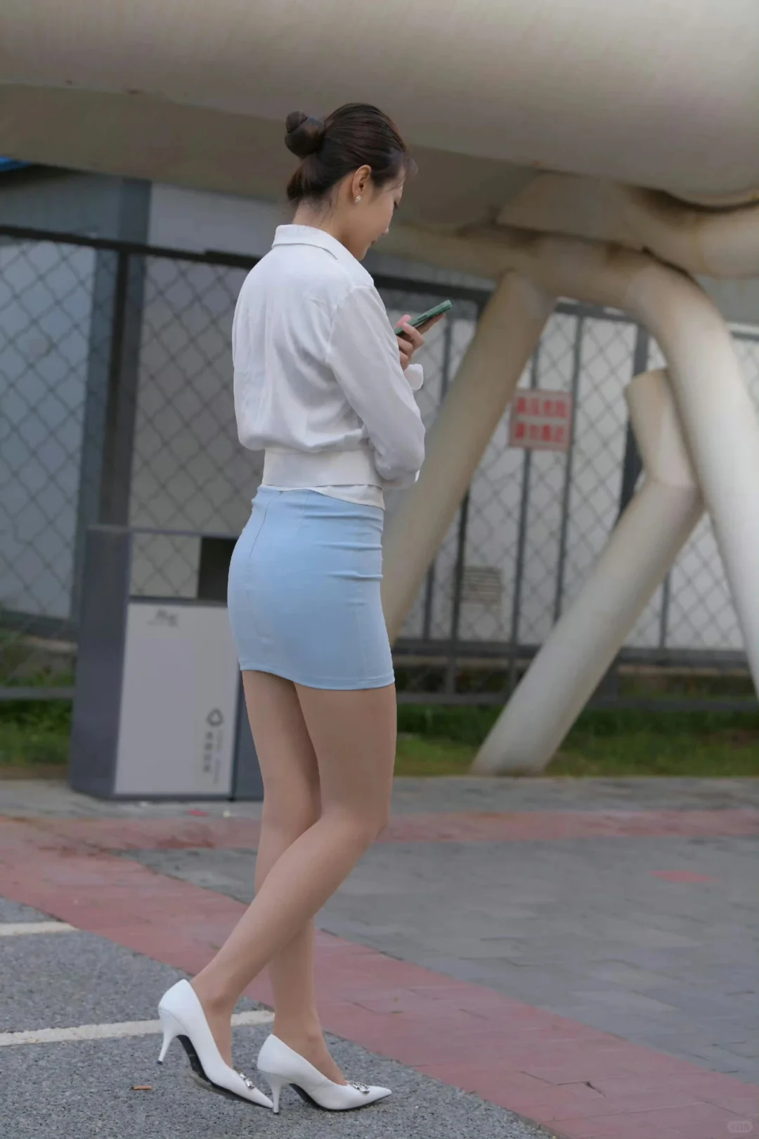 穿职业装清晰脱俗的小姐姐