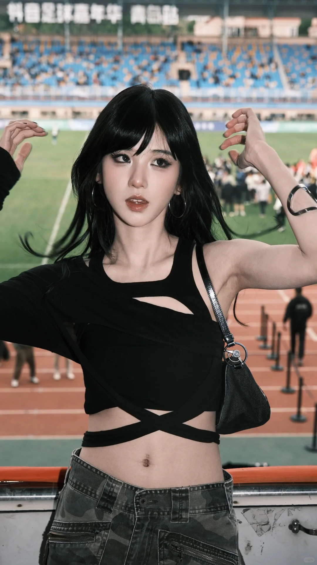 我说手上怎么多两双筷子原来是刷到我的菜了