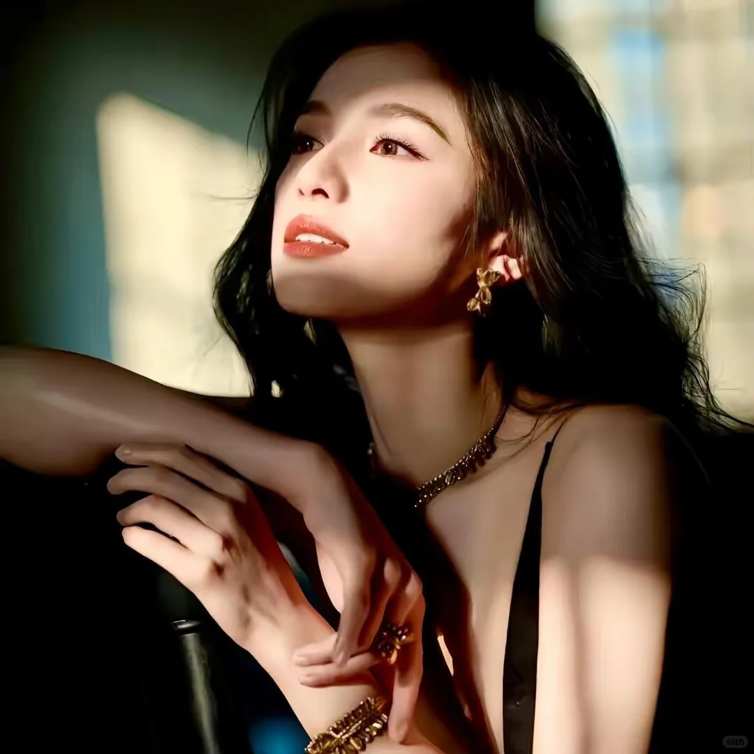 氛围感美女图鉴 | 每一张都美到心巴上