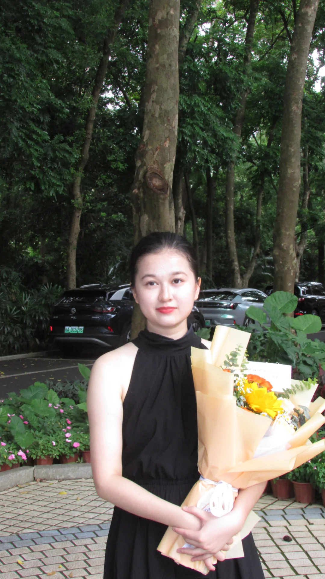 受伤了，被人评论人妻感