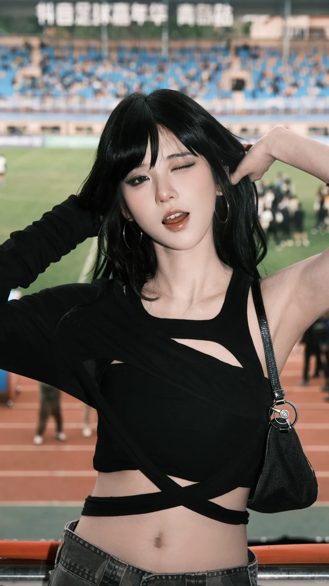 我说手上怎么多两双筷子原来是刷到我的菜了