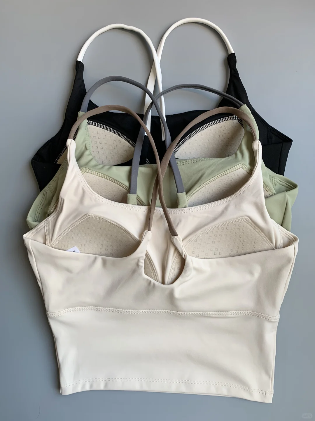 我要无限回购这件bm氛围感吊带！才20+?