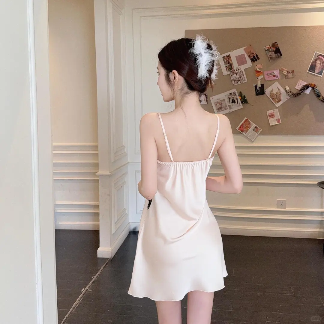 轻薄睡裙，让你妩媚动人！