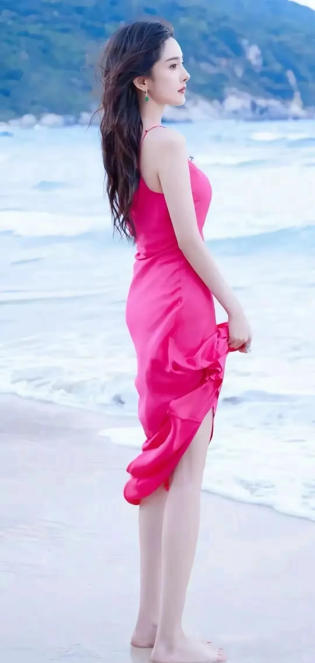 她在海边，我在看…… 海！?大幂幂杨幂