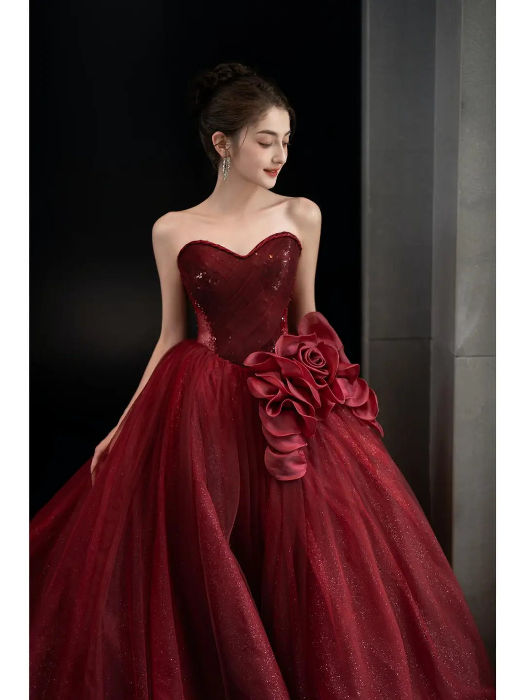 新娘C位敬酒服??车厘子色吸睛度直接拉满