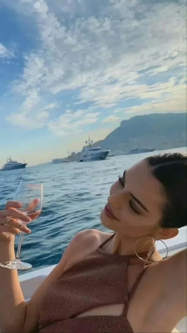 Share·壁纸换肯豆 今年肯定瘦！