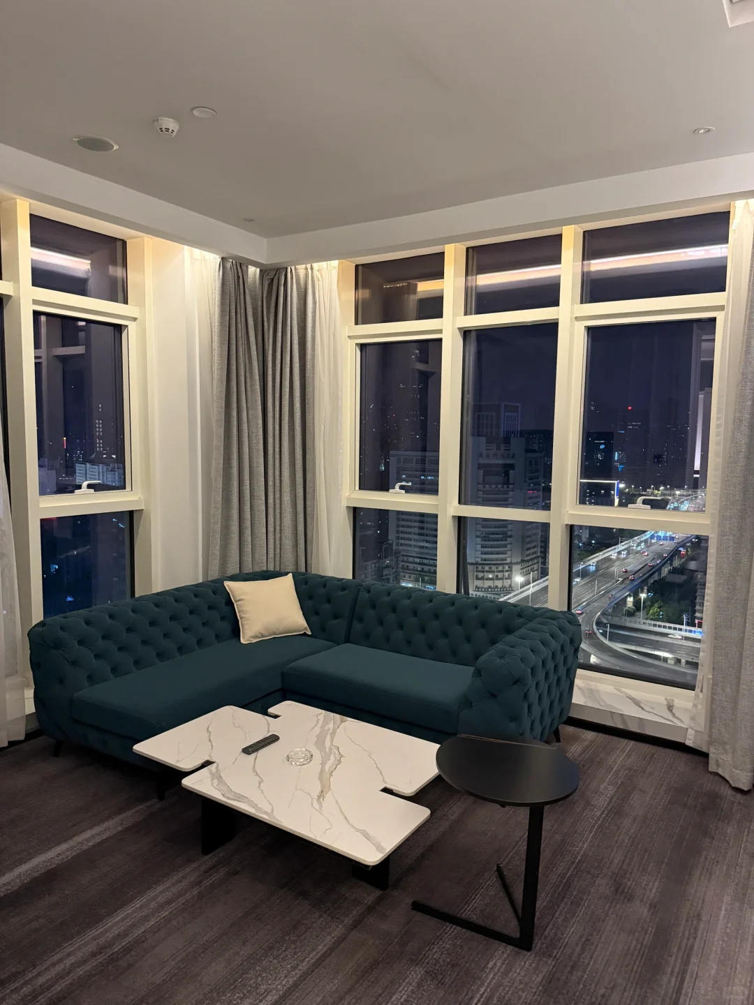 小说女主的拍照姿势get✅