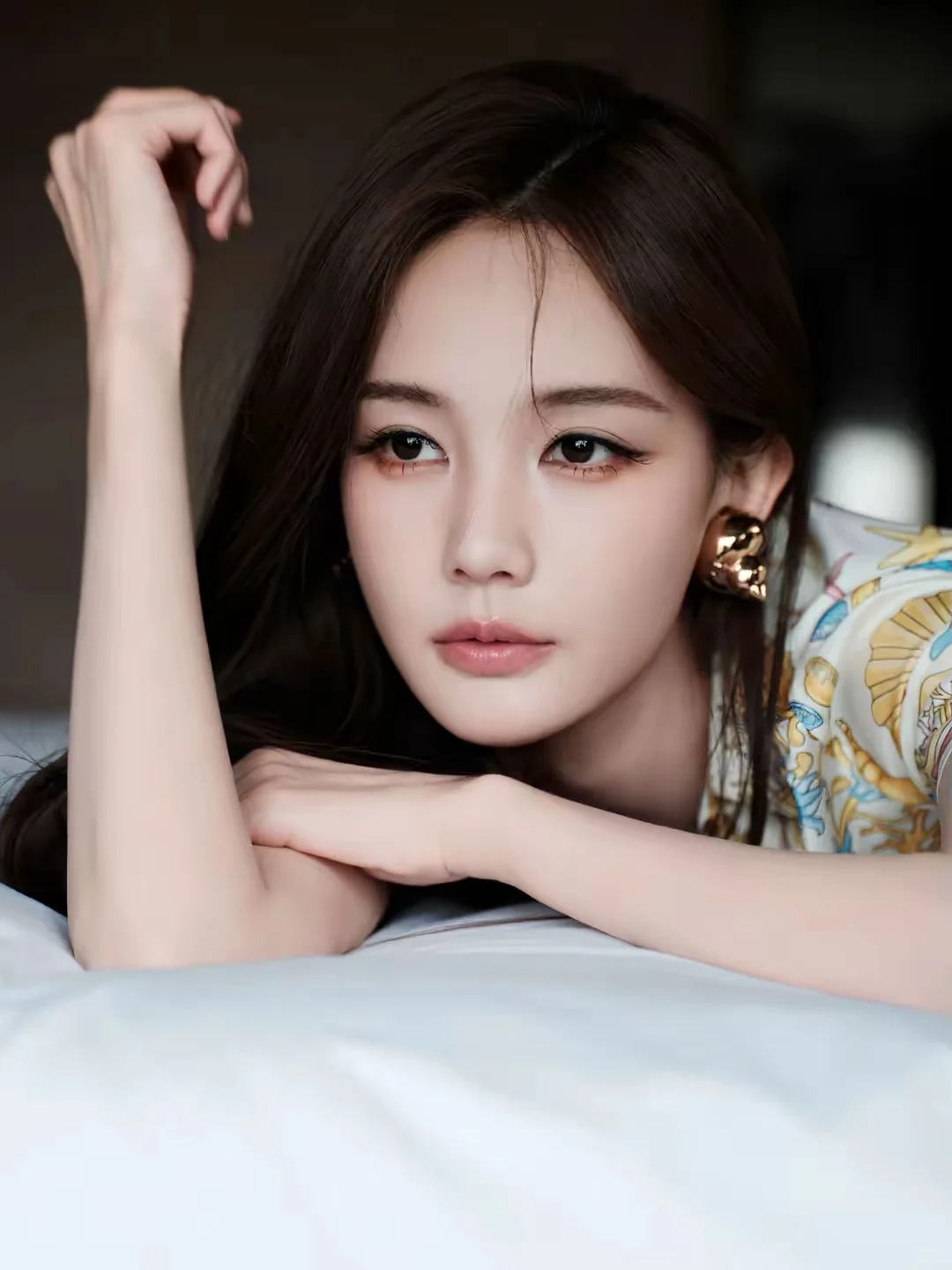 魅魔李一桐这眼神，真的。。。。。