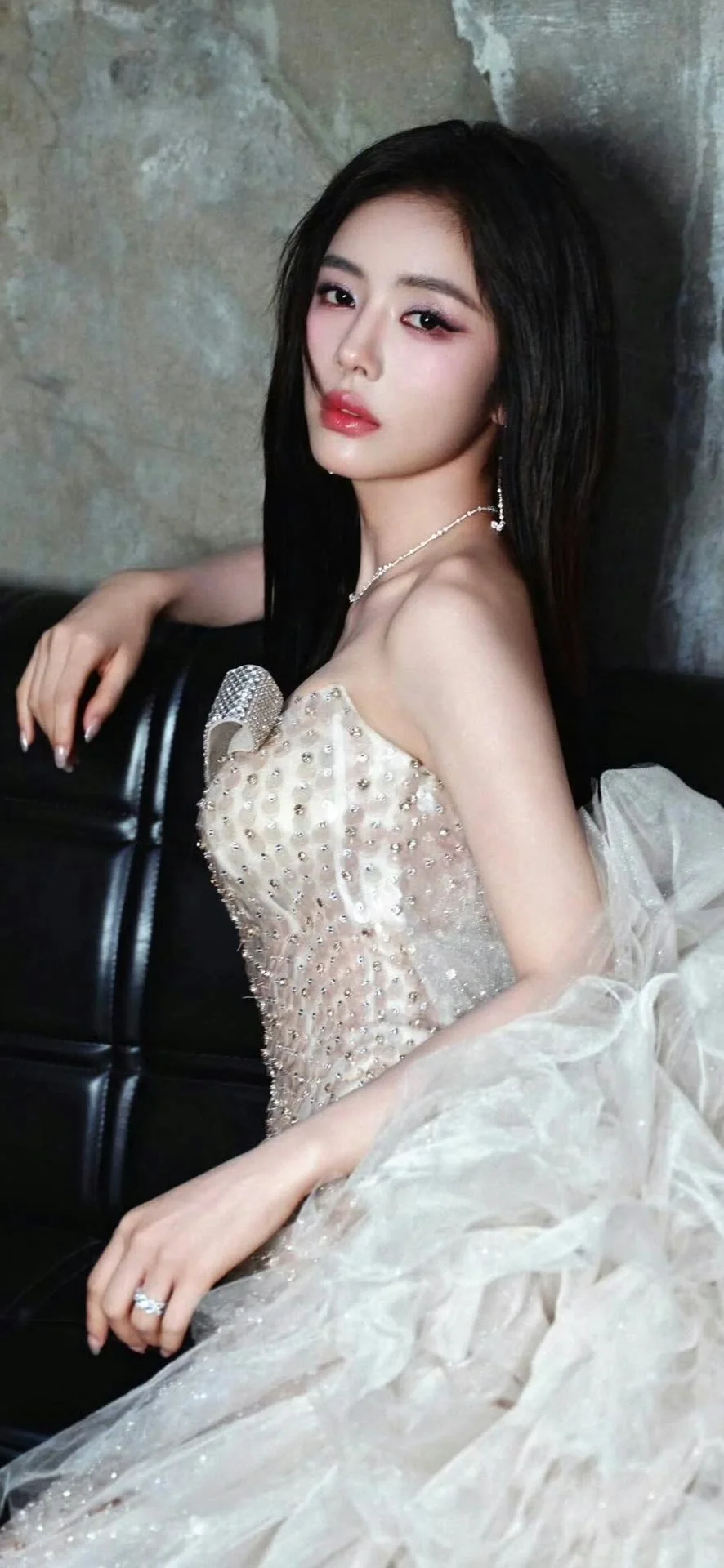 好闪！这条礼服裙绝了！蔡文静