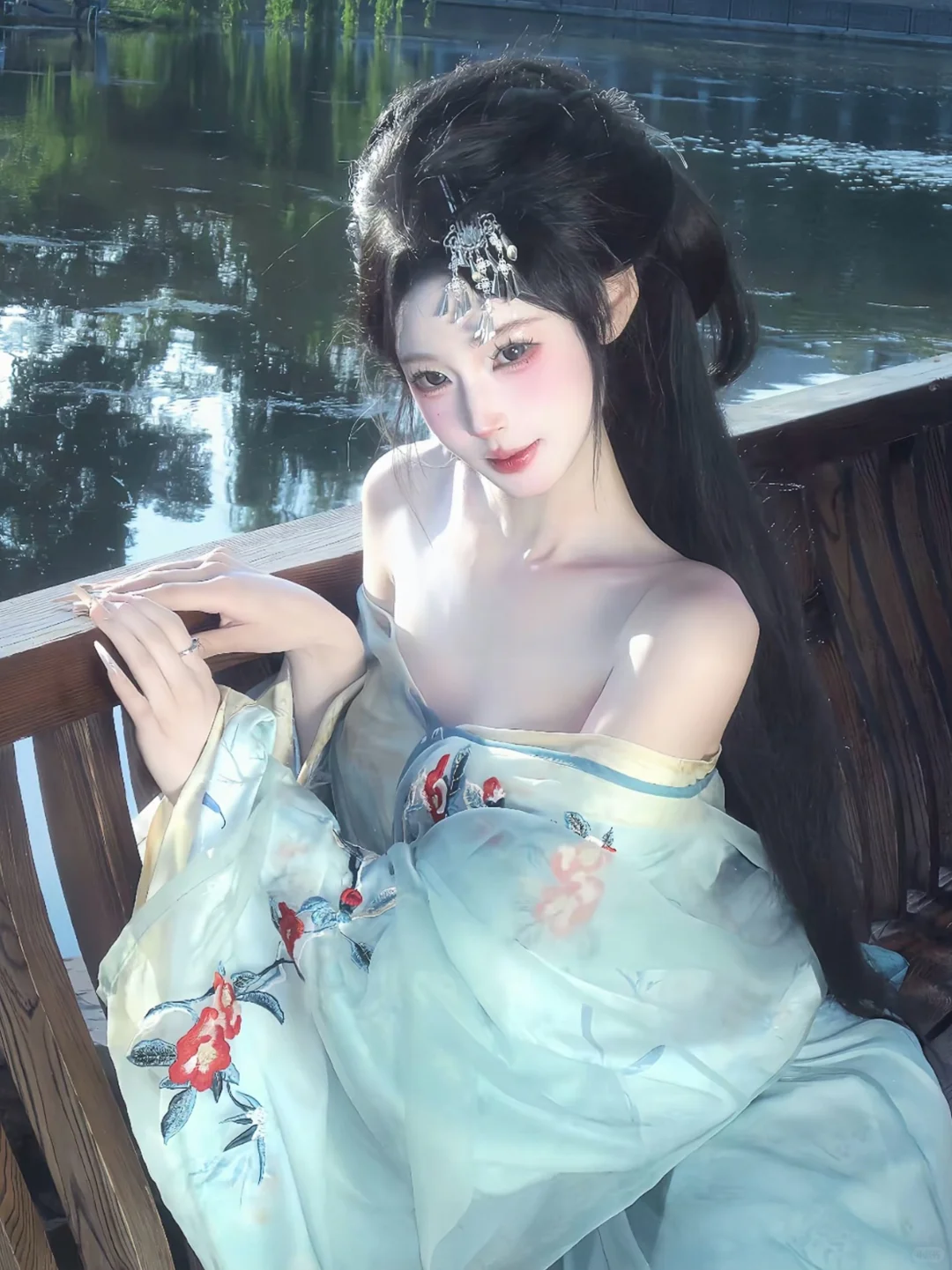 苏州汉服妆造?像小唯一样慑人心魄