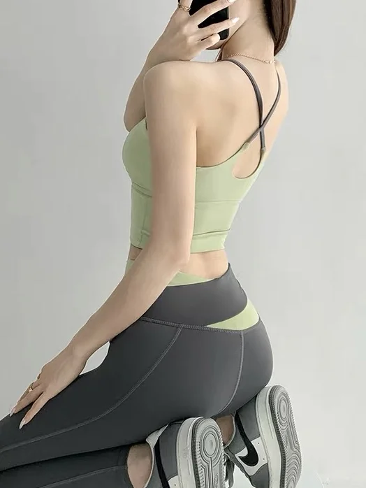 我要无限回购这件bm氛围感吊带！才20+?