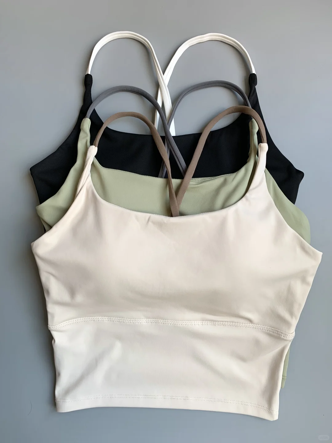 我要无限回购这件bm氛围感吊带！才20+?