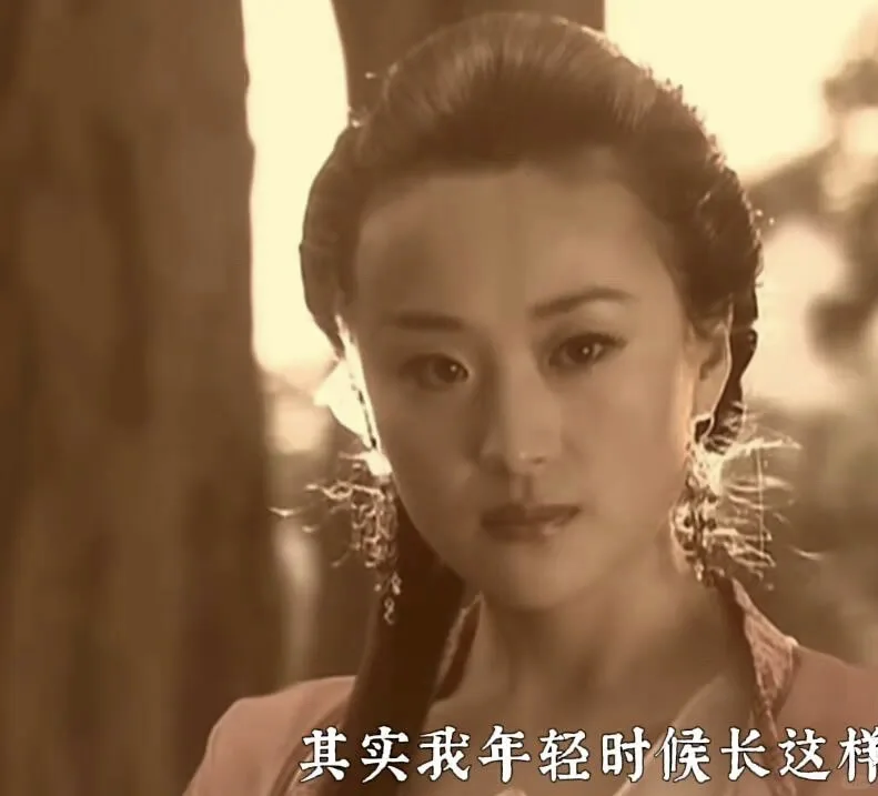 武侠世界里简直判若两人。