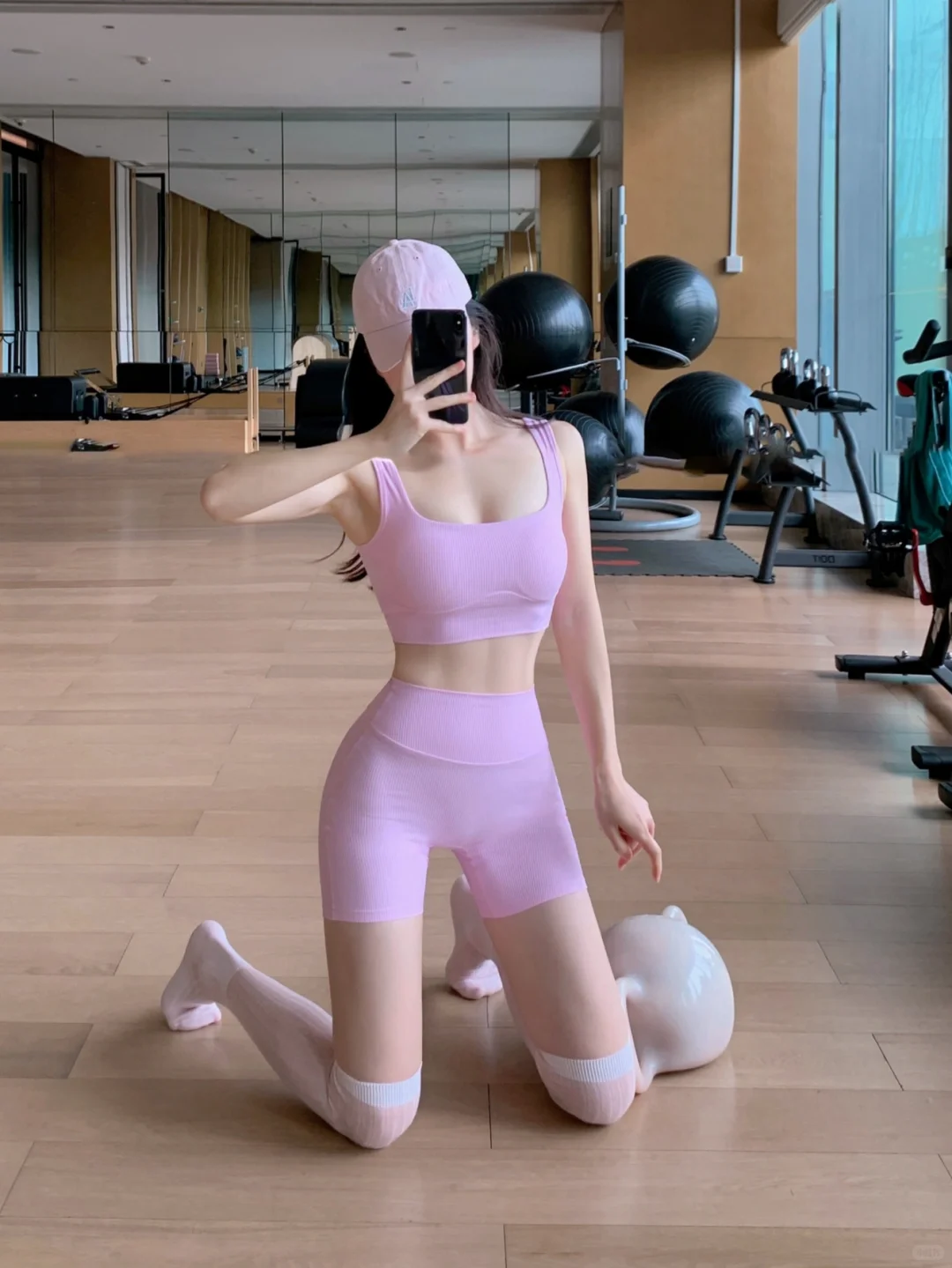 显瘦显白?谁懂这套收腰粉嫩瑜伽服的魅力‼️