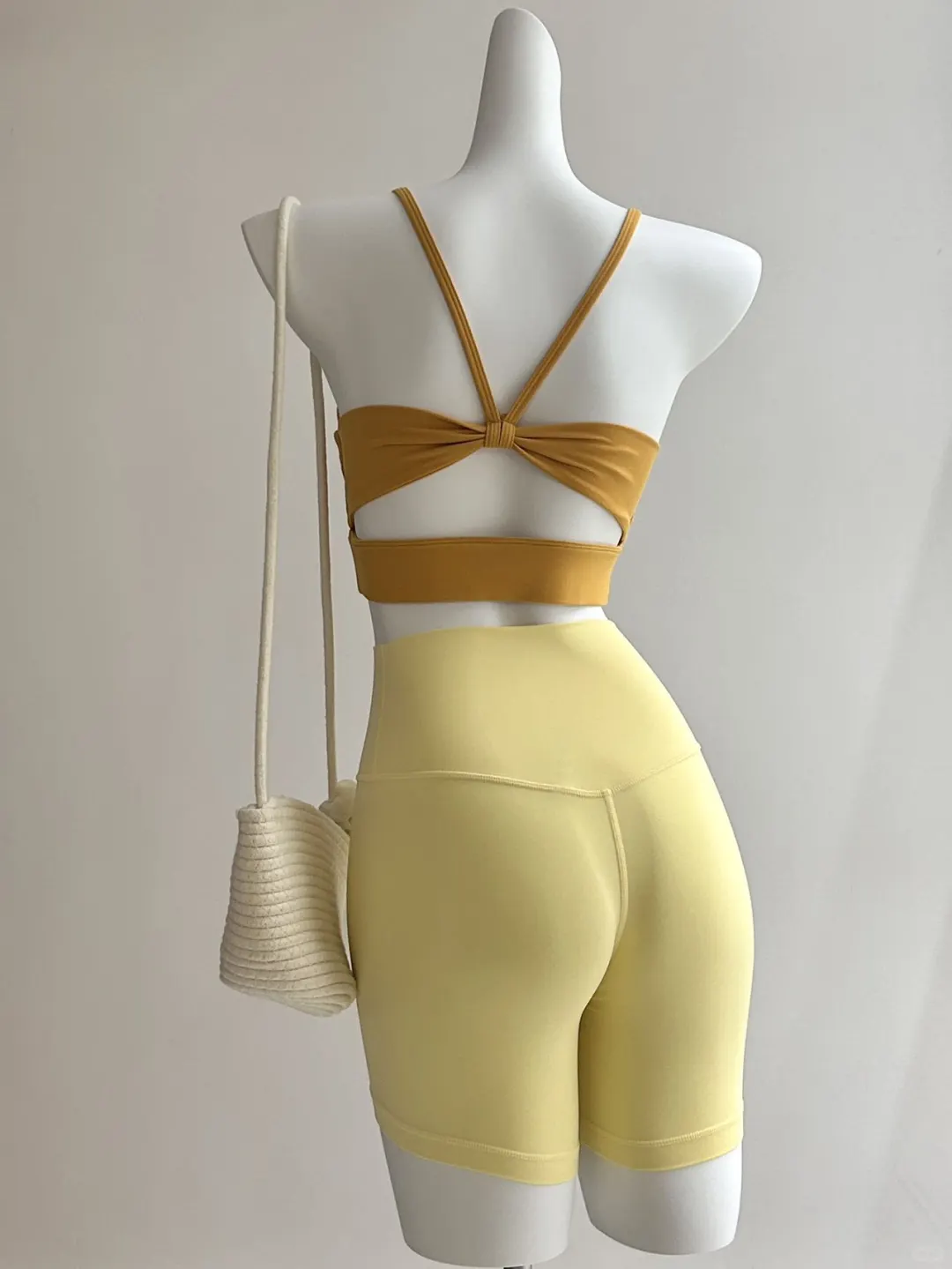 ?是桔子汽水味的瑜伽服穿搭诶！好明媚 ✨