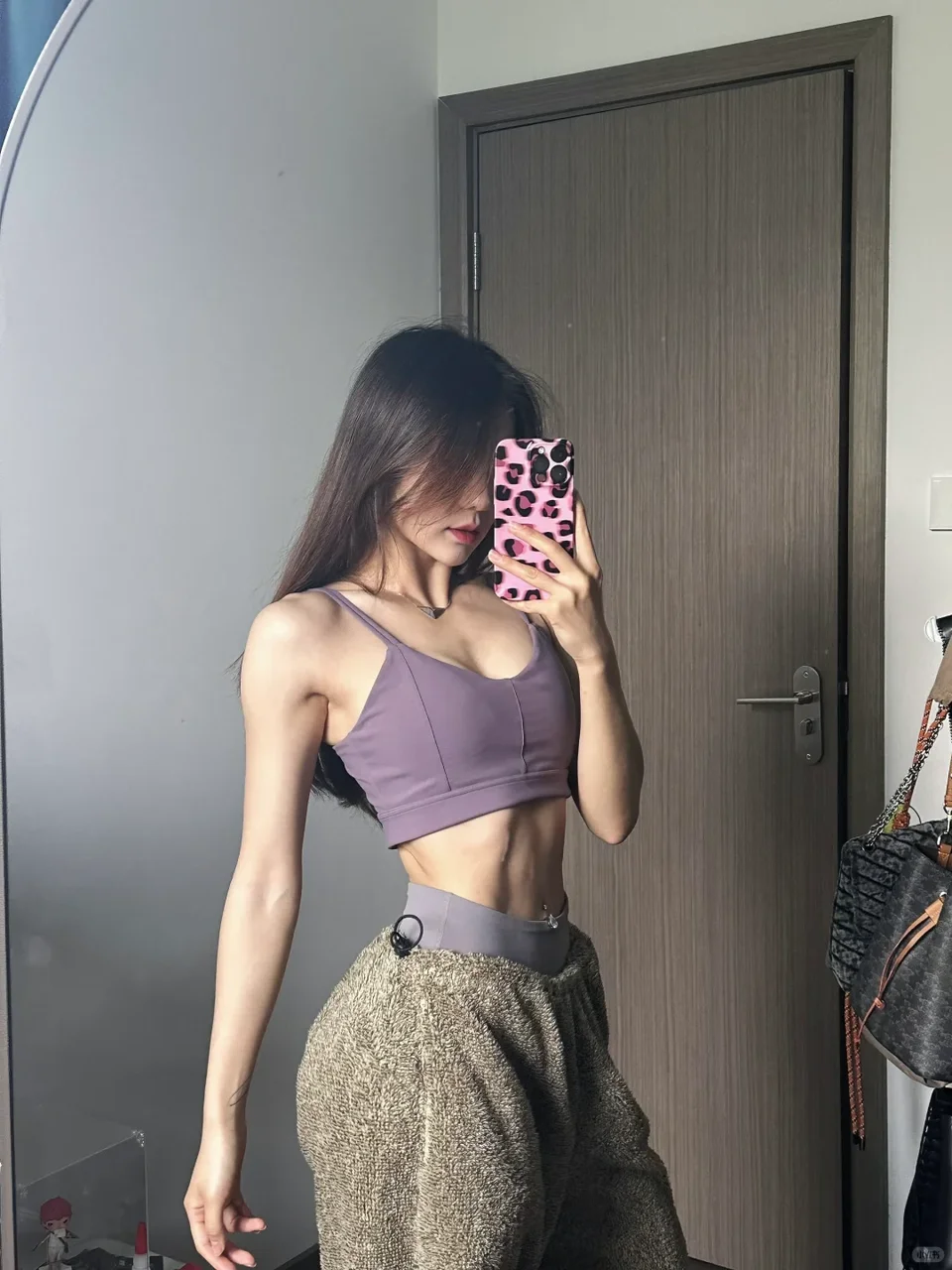 163/49，健身+碳循环6年，腰臀比已绝杀