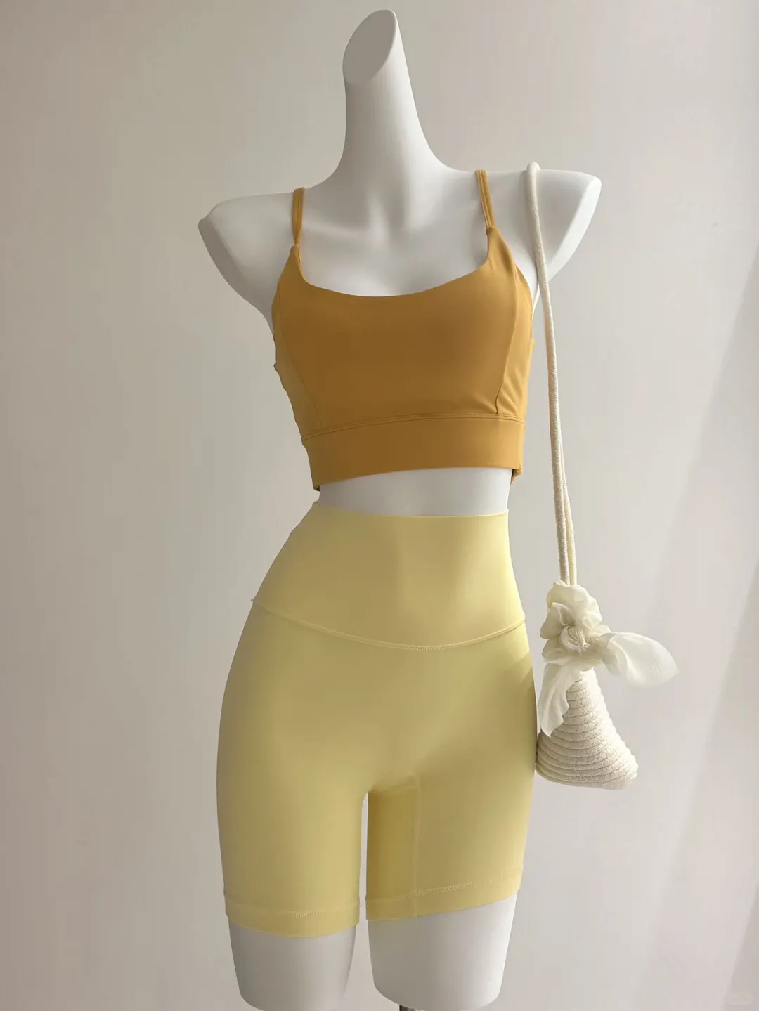 ?是桔子汽水味的瑜伽服穿搭诶！好明媚 ✨