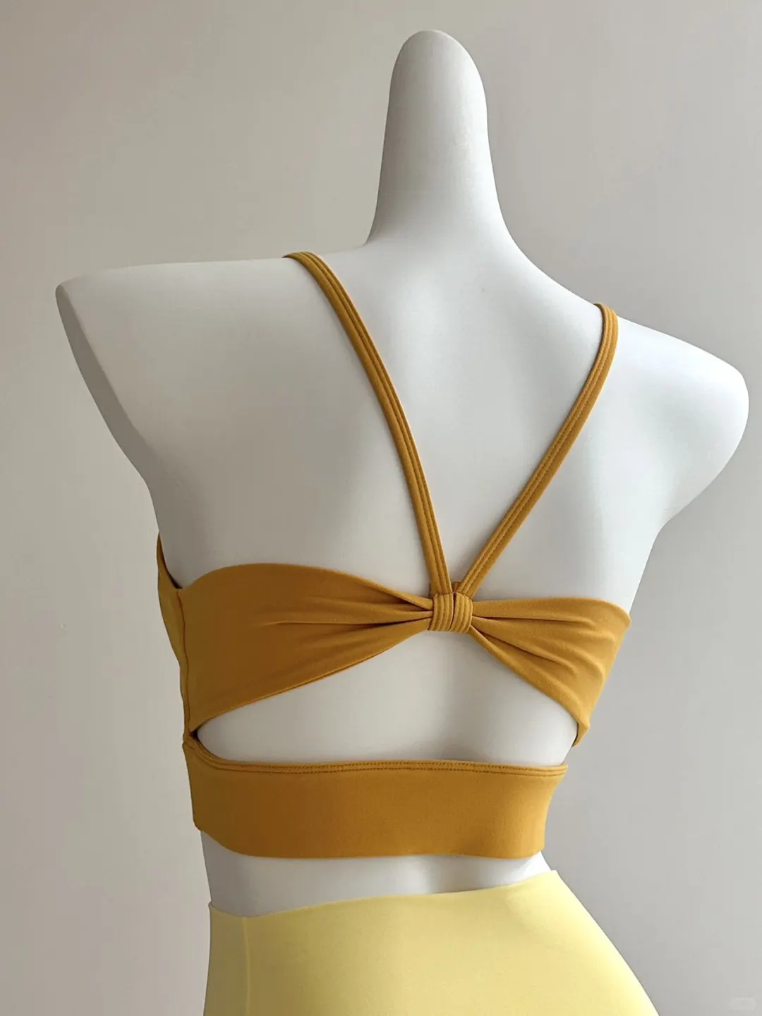 ?是桔子汽水味的瑜伽服穿搭诶！好明媚 ✨